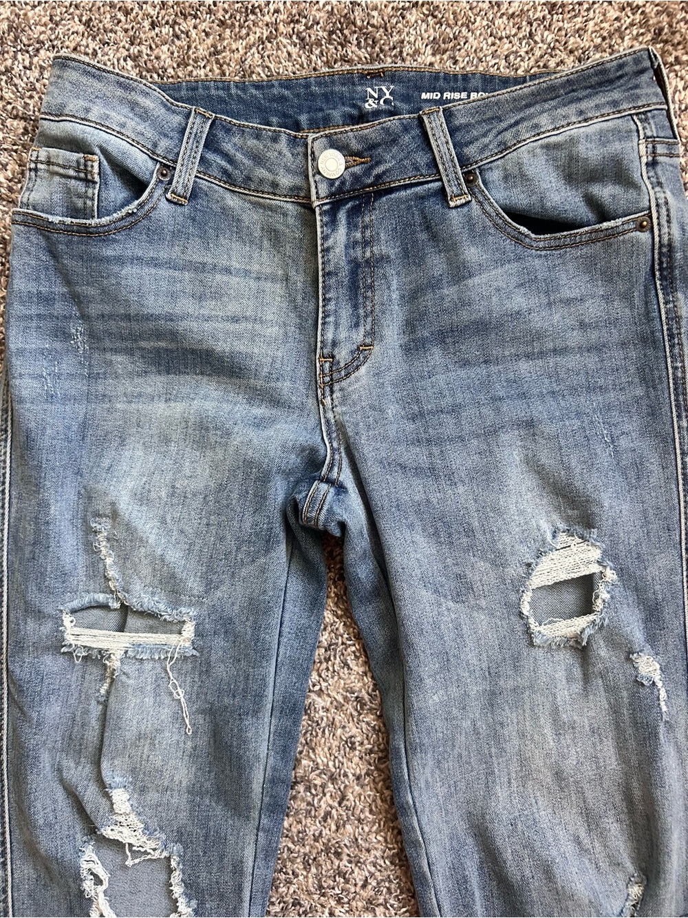 NY & CO Mid-Rise Distressed Boyfriend Cuffed Ankle Jeans size 4 - Picture 2 of 7
